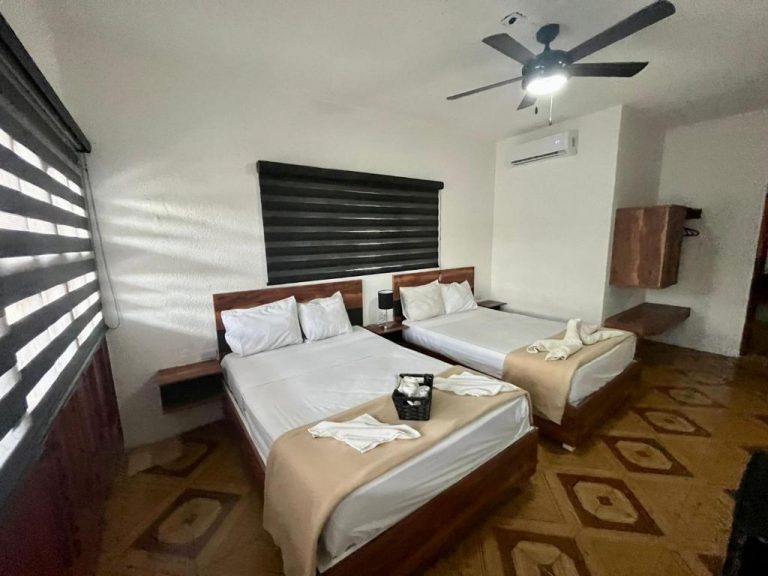 DOUBLE QUEEN SUITE POOL VIEW (1)