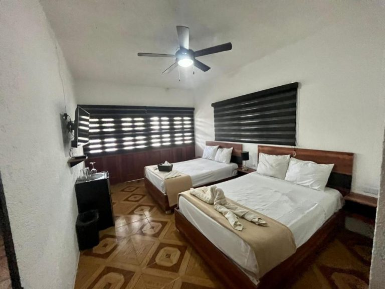 DOUBLE QUEEN SUITE POOL VIEW (3)